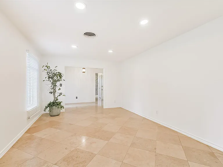 12223 Old Oaks Dr — Photo 21