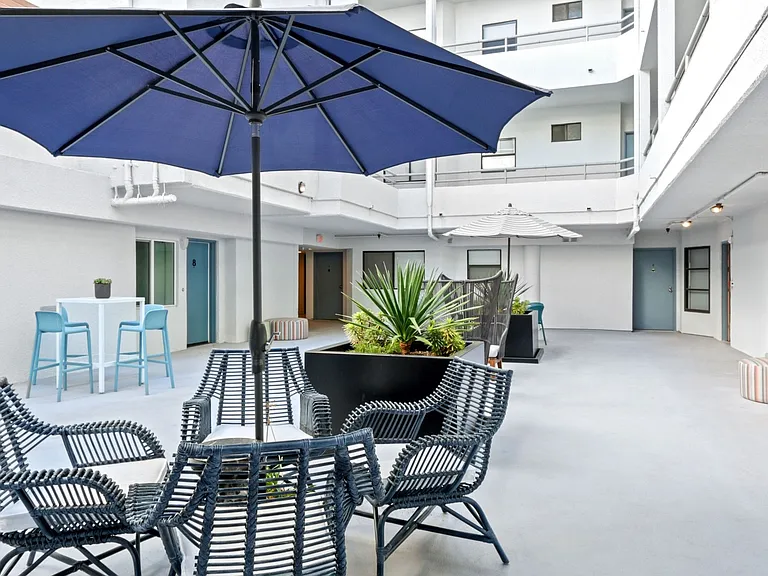 Terraces at La Cienega — Photo 15