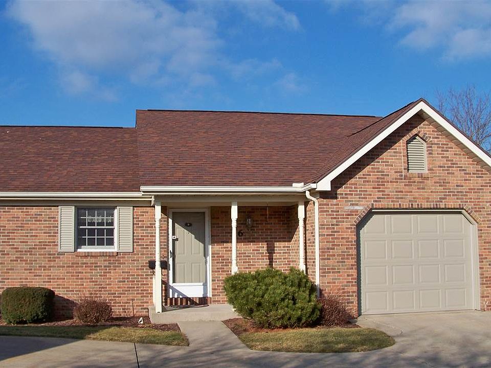 1st image of 1415-6 Pembroke Cir