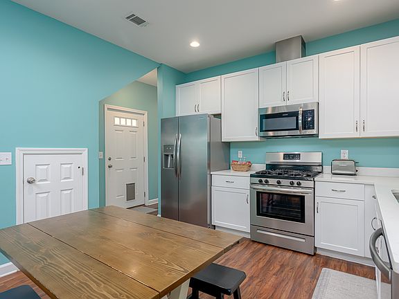 4th image of 519 W Romana St