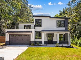 6465 Yacht Club Rd, Flowery Branch, GA 30542