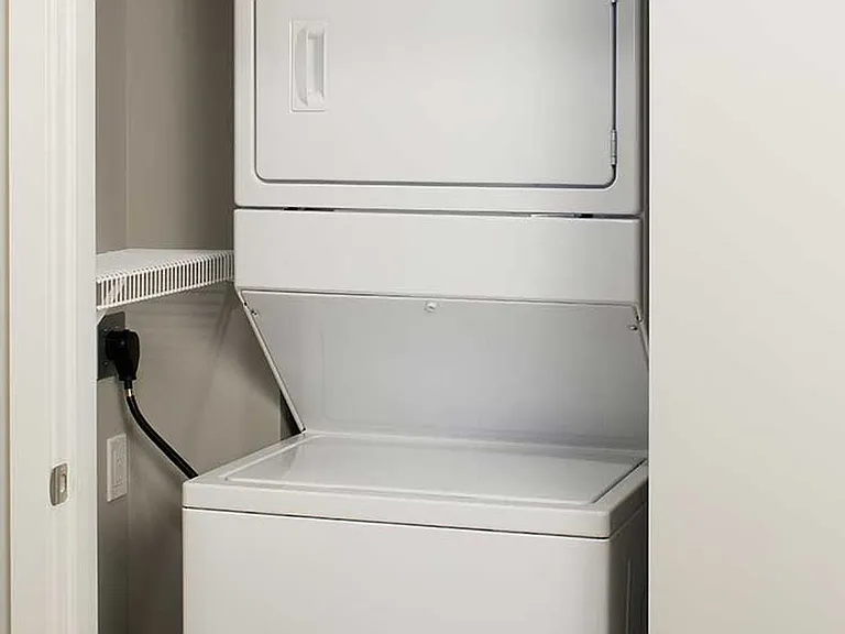 In-home washer/dryer (varies by floor plan type)