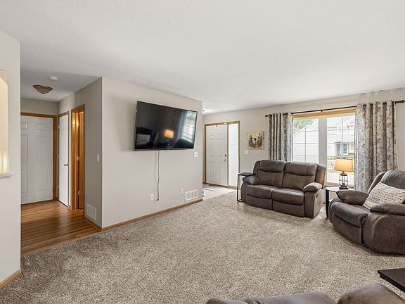 4th image of 2501 SW 35th St