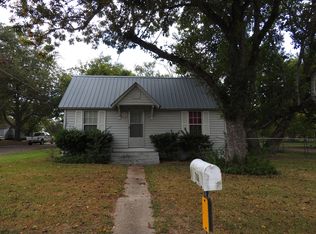 708 Texana St, Hallettsville, TX 77964