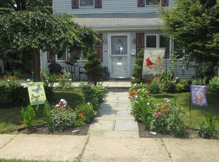 210 Krewson Ter, Willow Grove, PA 19090