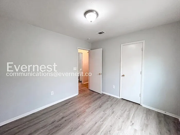 5654 Bradley Cir — Photo 12