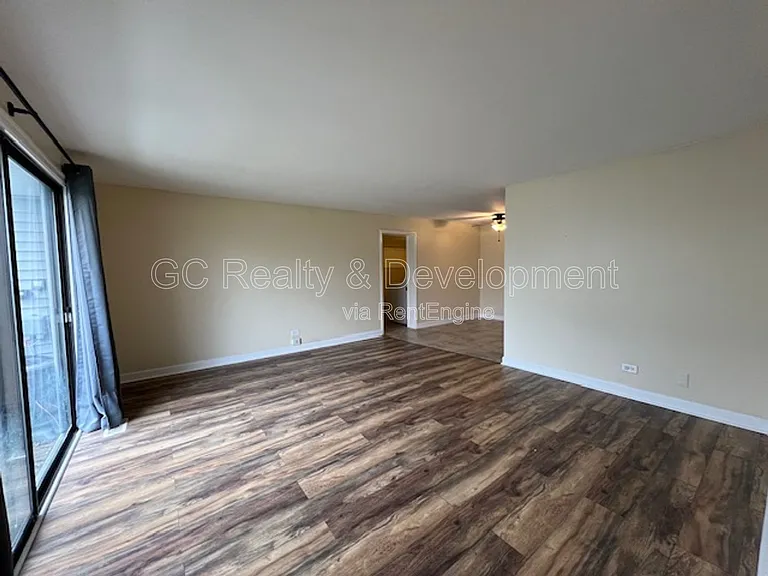 37 Tonset Ct — Photo 2