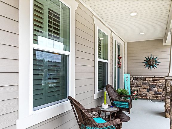 4th image of 55 Ashlar Dr
