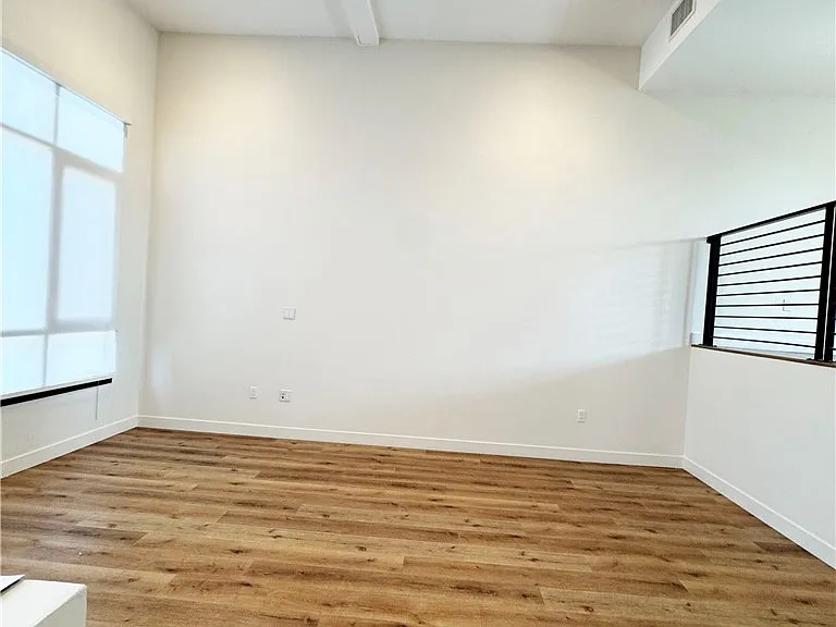 501 N Santa Anita Ave #D — Photo 8