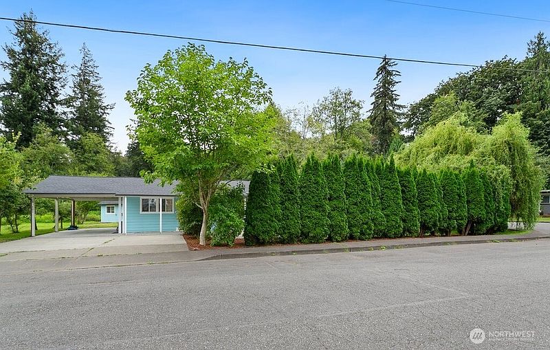 2nd image of 301 O Street SE
