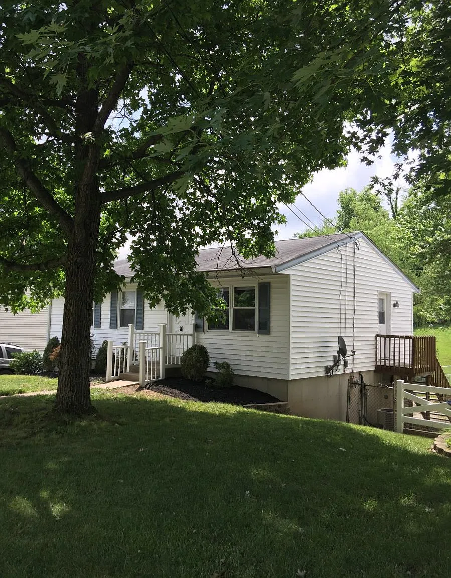 3413 Apple Tree Lane — Photo 1