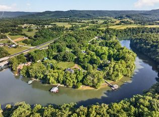 415 River Oaks Dr, Sparta, TN 38583