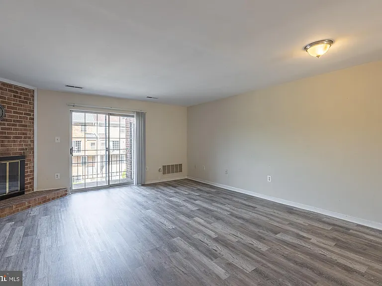 929 S Rolfe St #2 — Photo 2