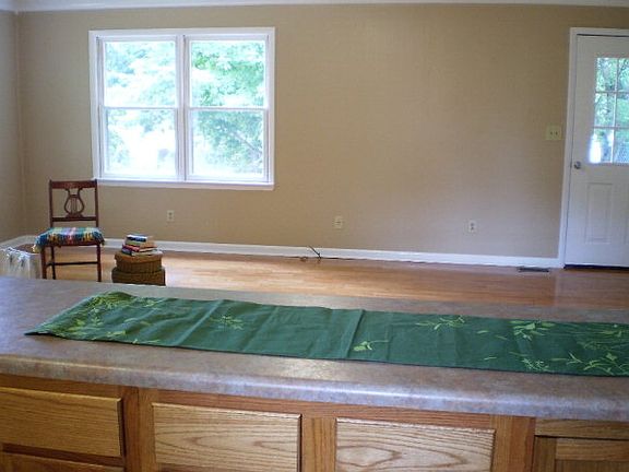 5th image of 246 Riverview Dr