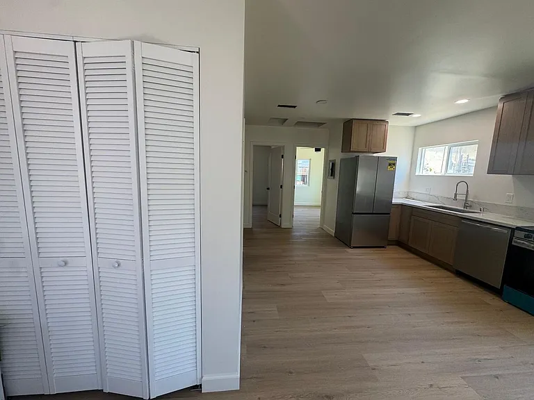 4365 44th St — Photo 3