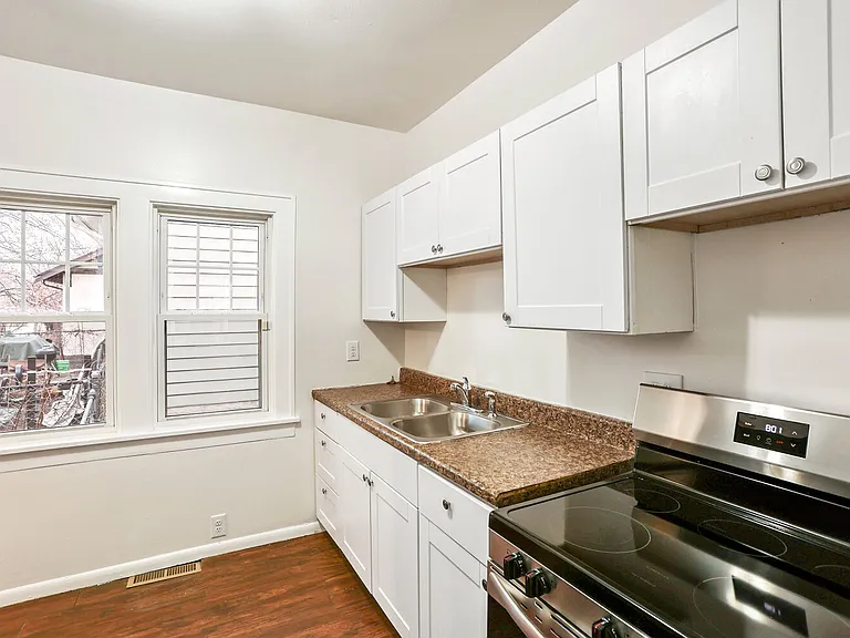3407 Oliver Ave N — Photo 10