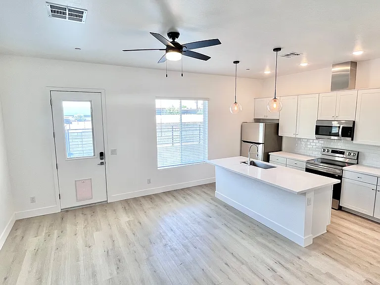 1247 E Colter St #11 — Photo 47