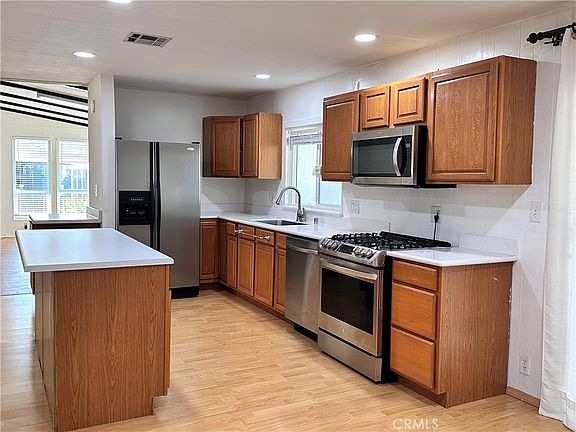 3rd image of 14055 Lake View Dr