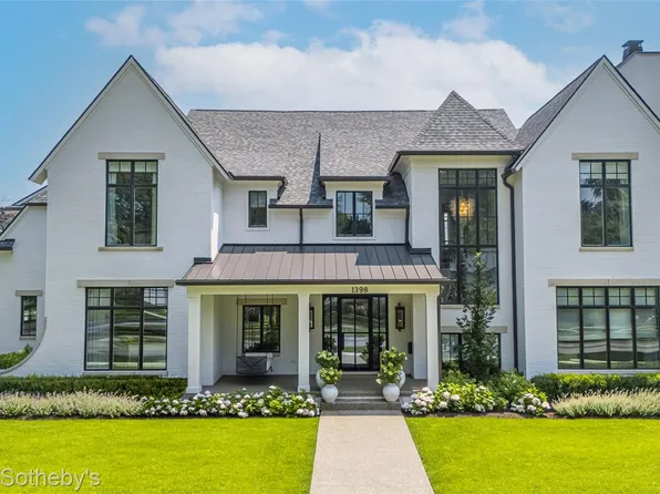 1398 Chesterfield Ave, Birmingham, MI 48009