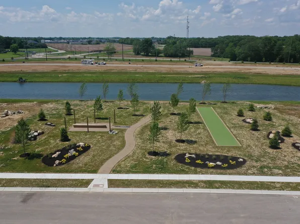 1663 Mill Pond Ln, Franklin, IN 46131