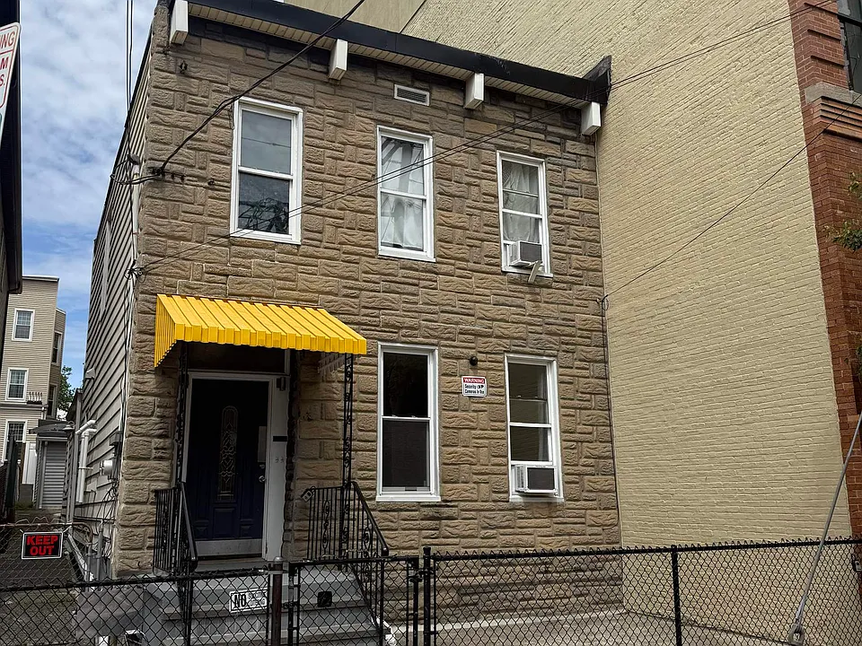 183 Webster Ave #1