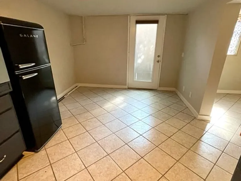 Georgia Ave, 717 NW - 00717-GEOR-00 — Photo 6