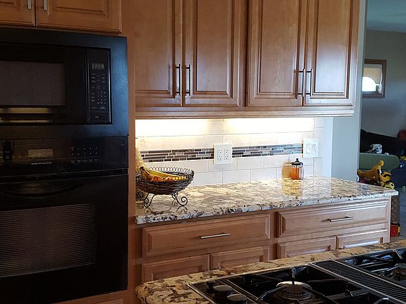 Kitchen/Island