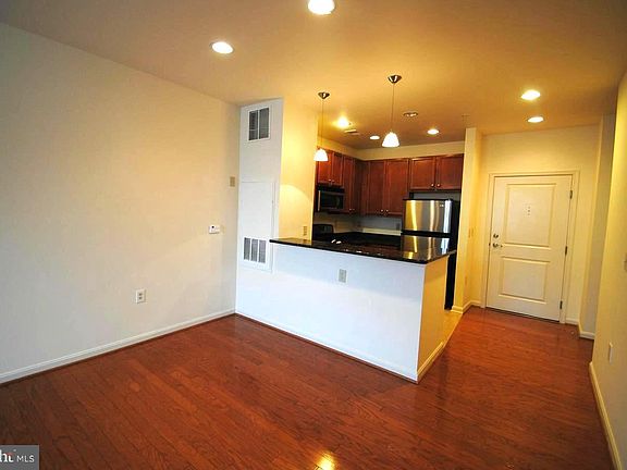 5th image of 2665 Prosperity Ave APT 210
