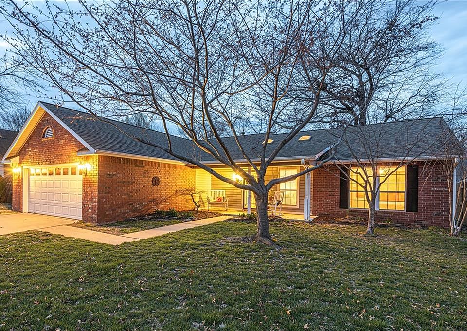 1st image of 1586 E Thornhill Dr