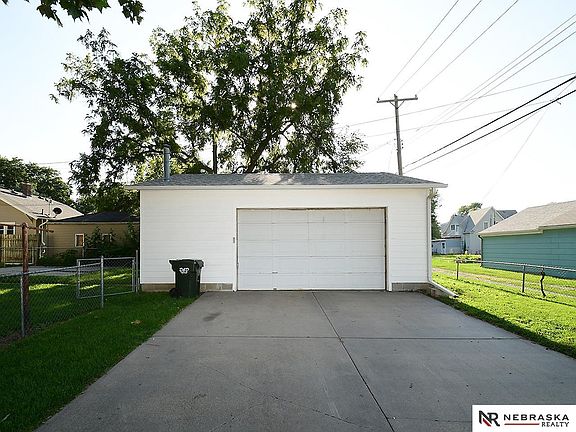 3rd image of 4444 Greenwood St