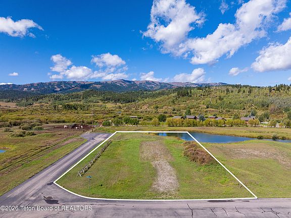 5th image of 43 River Trail Cir