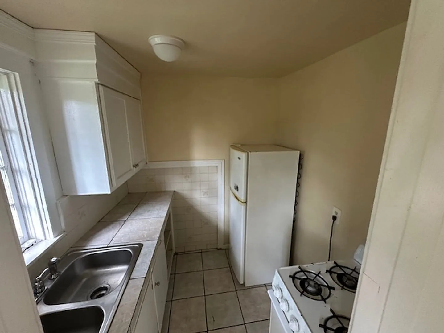 700 anna pl — Photo 2