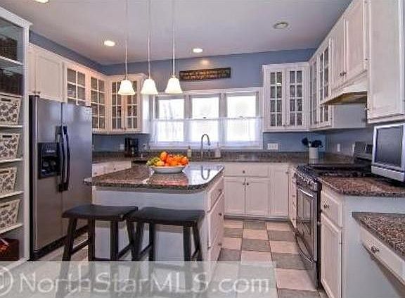 4th image of 2287 Arlington Ave E