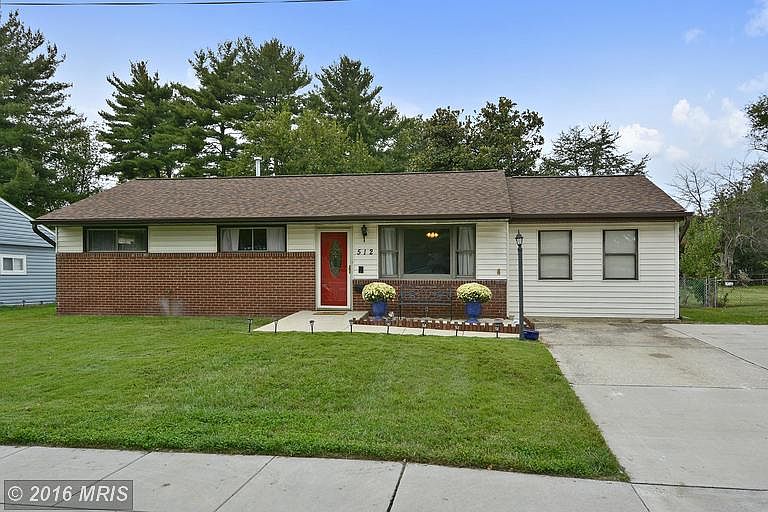 1st image of 512 Prince Charles Ave