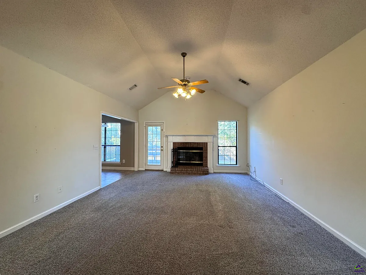 Building Photo - 125 Lenox Dr