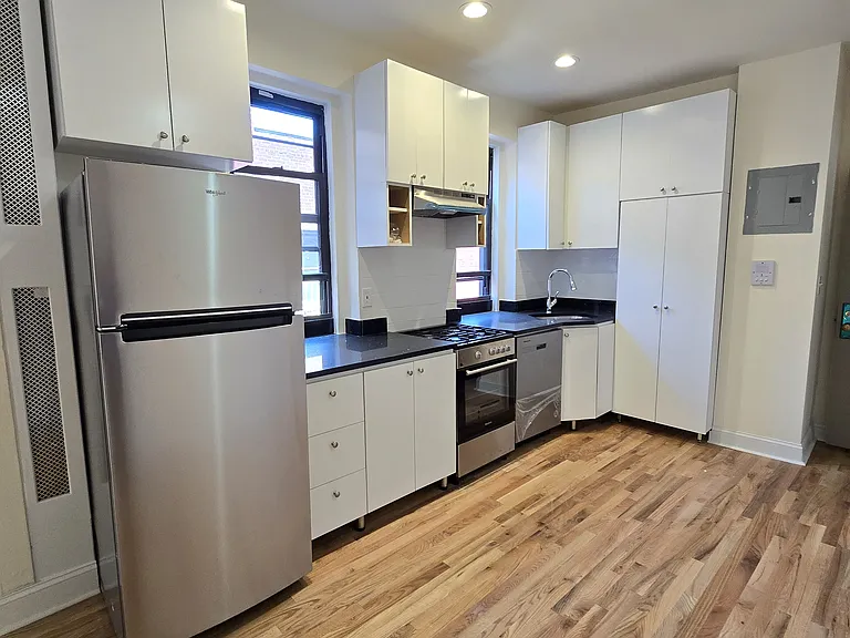 13217 Maple Ave #A402 — Photo 4