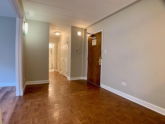 5th image of 6160 N Damen Ave APT 106