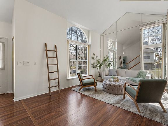 4th image of 16534 Luella Ave