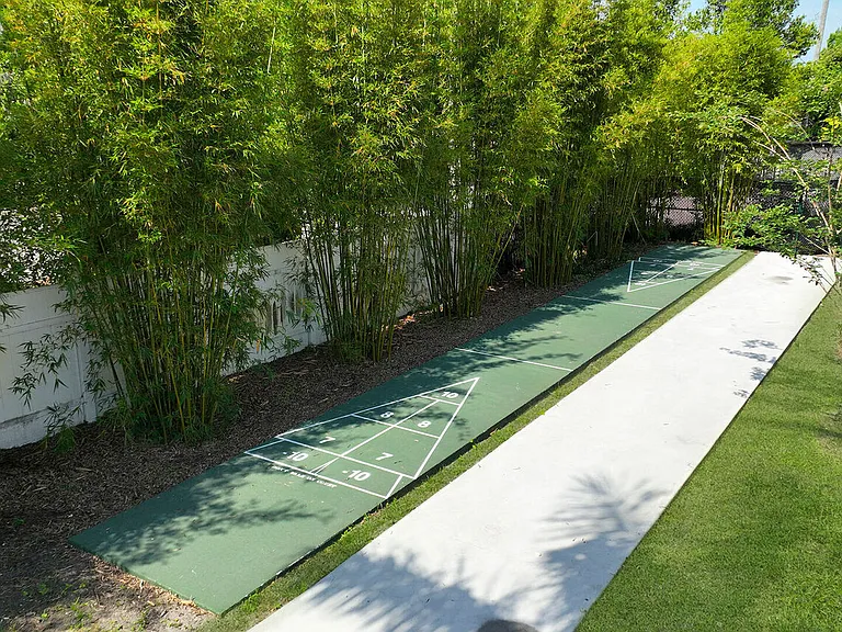 Woodlake Villas — Photo 4