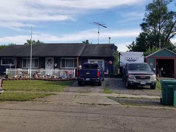 3rd image of 1107 Chalet Dr