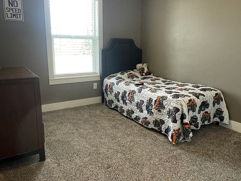 502 N 2420 E — Photo 6