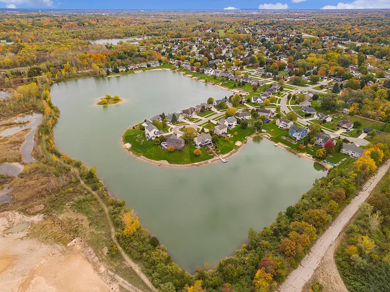 8886 Stonepoint Ct — Photo 46
