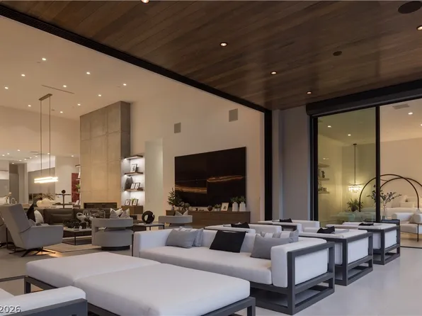 91 Sun Glow Ln, Summerlin, NV 89135