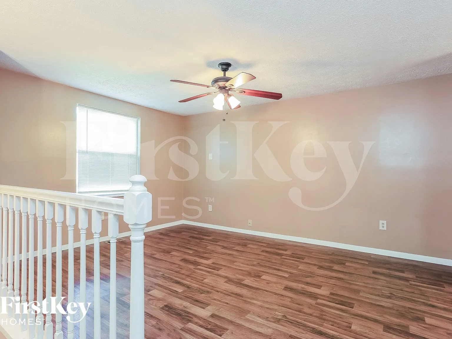4 bed, 1.5 bath, 1380 sqft, $2,045 — Photo 2