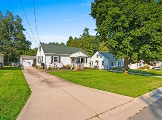 335 E Mission Rd, Green Bay, WI 54301