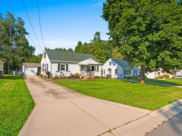 335 E Mission Rd, Green Bay, WI 54301