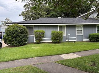 16 Sycamore Ln, Saint Rose, LA 70087