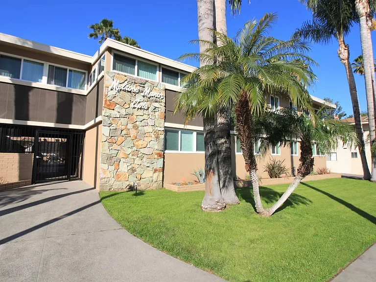 Melrose Manor Apartments - Riverside, CA — Photo 25