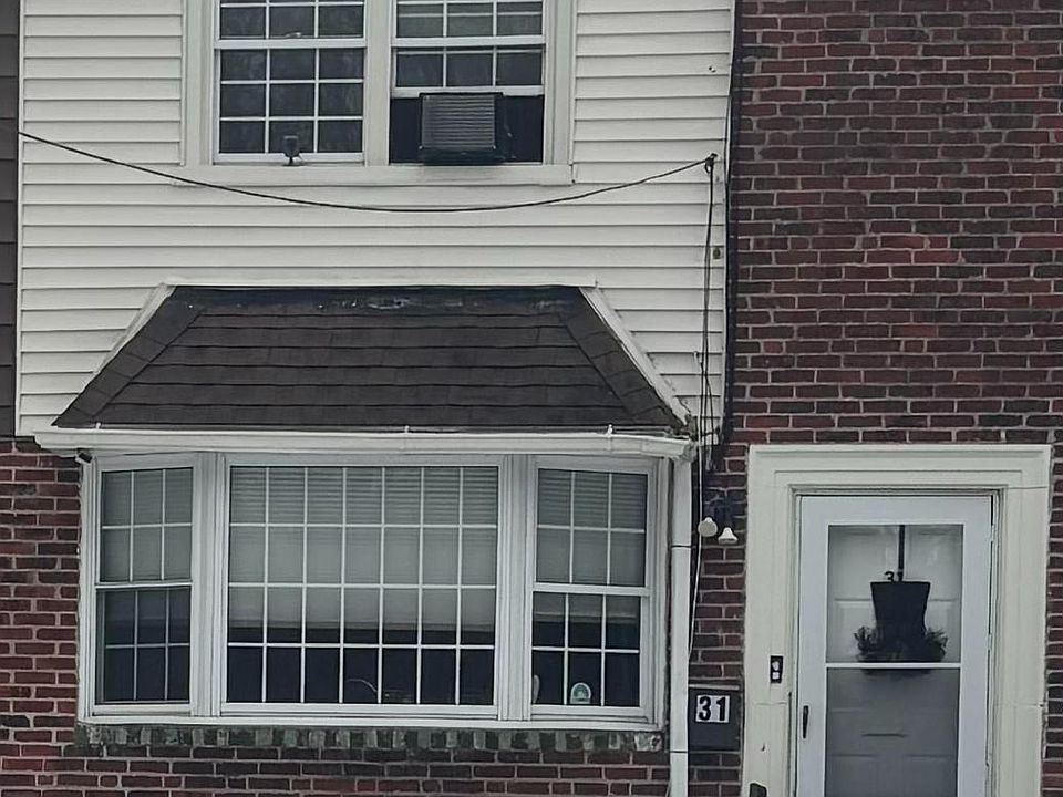 1st image of 31 Bruce Park Dr