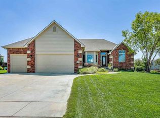 1827 N Peckham Ct, Wichita, KS 67230